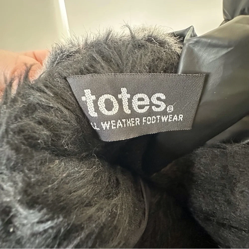 Totes black‎ winter snow boots w/ faux fur trim side zipper & buckle women’s 6